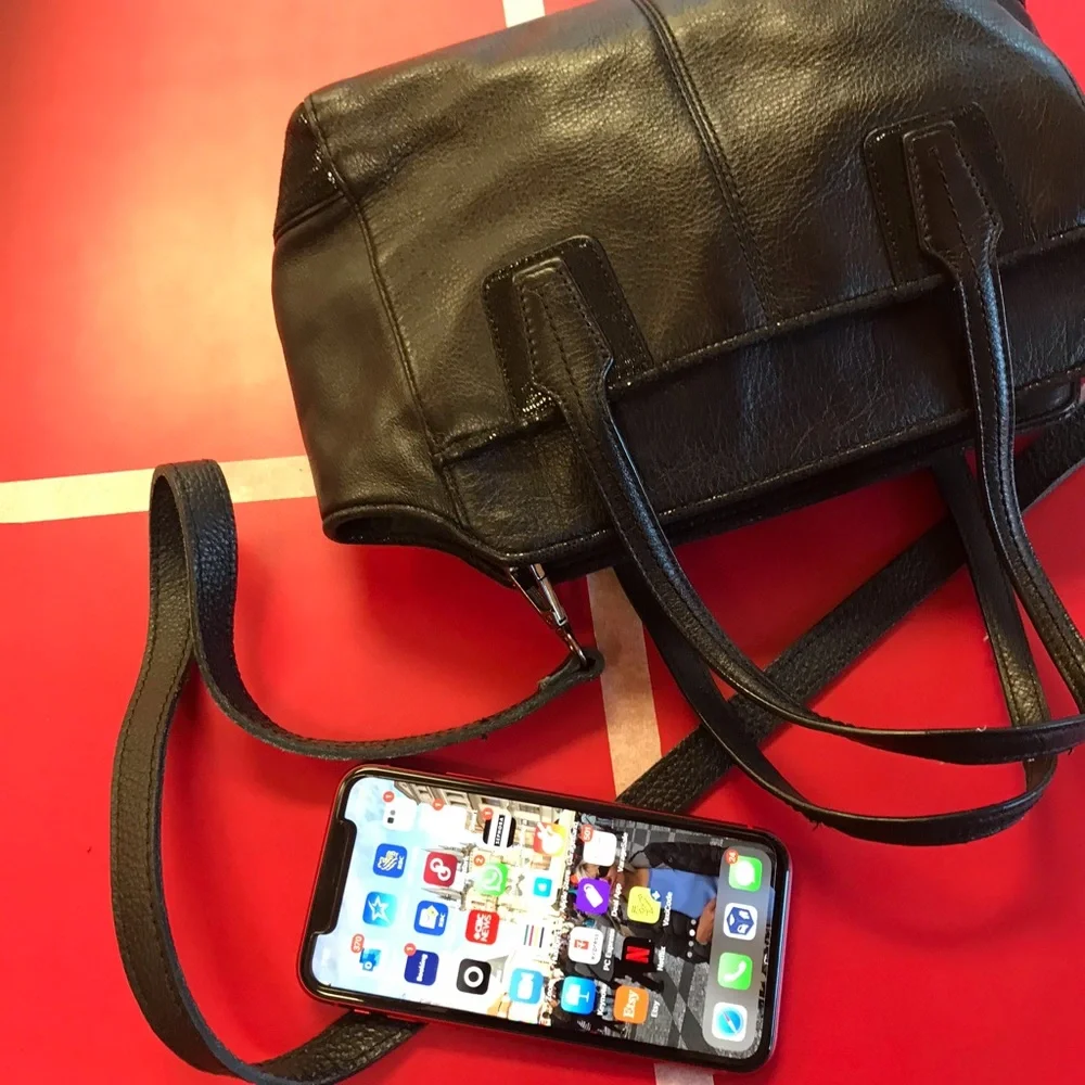 Like new authentic medium size leather Coach - Picture 3 of 8